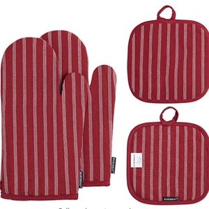NEW Oven Mitts and Pot Holders Set Red & White Stripes
